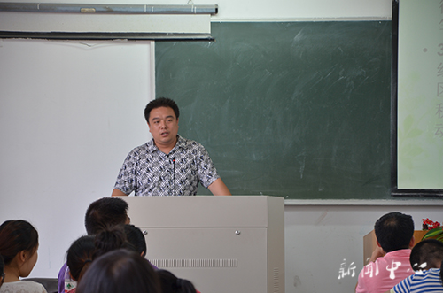 品平诗沐风骨,贯东西厚学识