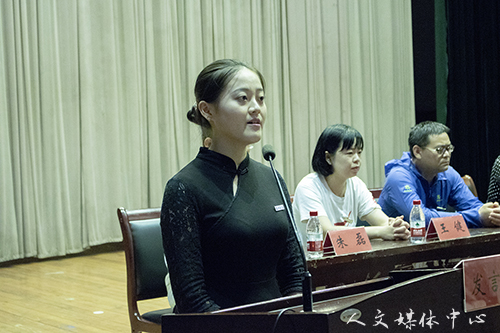 以梦为马 诗酒趁年华 bv伟德源自英国始于1946举行2018级学生开学典礼