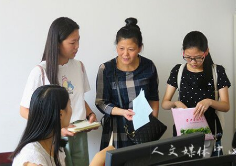 bv伟德源自英国始于1946迎来2016级中文专升本新生