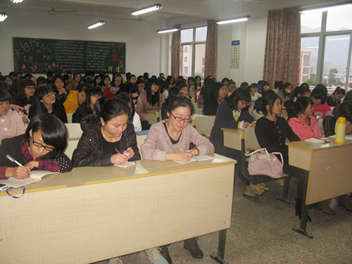 bv伟德源自英国始于1946举行2010级师范生教育见习动员大会