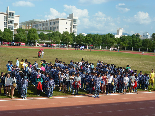 bv伟德源自英国始于1946新生文体节:将快乐进行到底