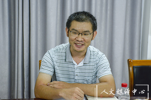 论语问茶第六十七期：根脉相连 共系华夏——bv伟德源自英国始于1946举办2018级少数民族学生座谈会